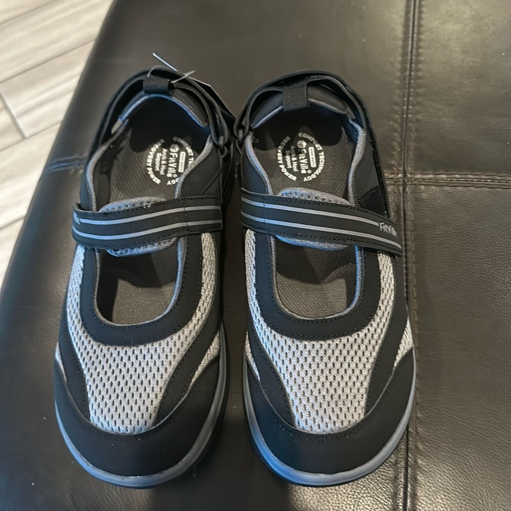 Women’s size 9.5 Fitville Mary Jane’s color Black brand new with tags